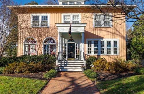 Richmond Villa | Historic Italianate Villa and Gardens in Northside/Ginter Park - Pet Friendly