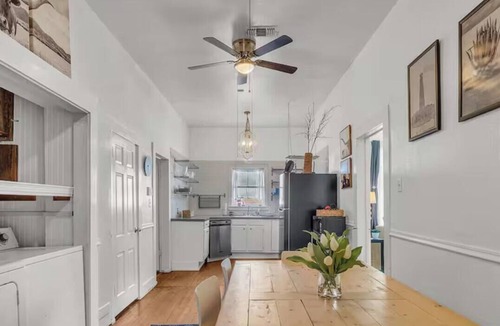 Clarksville House | Historic N Campus Stay w Modern Comfort, Mins to DT Nightlife & Local Hotspots!