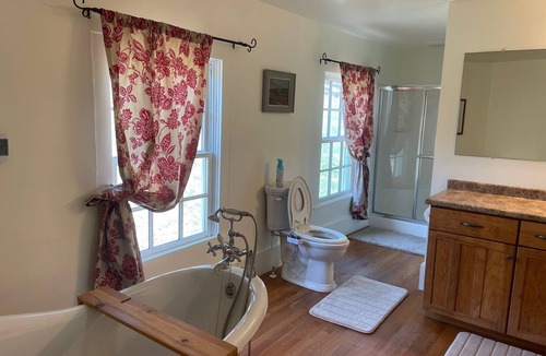 Ennice Other | Historic Old Farmhouse and Angus Cattle. Family and Pet Friendly!