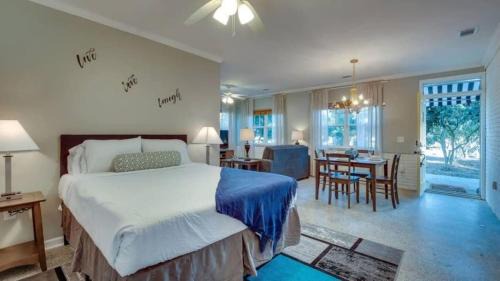 Thunderbolt House | Historic Studio & Pool Under Spanish Moss Oaks