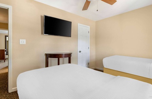Berkeley Hotel | Historic Williamsburg Stay | 1 Unit | Near Colonial Williamsburg