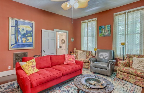 Winnabow House | Historic Winnabow Home w/ Screened Porches!