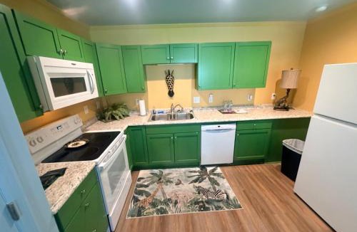 New Bern Hotel | Historic Ziegler Inn and Suites with Whimsical Themed Rooms