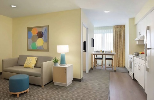 Central Business District Resort | History Break! Spacious Downtown Base, Perfect Locale for French Quarter