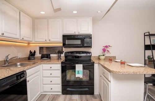 Honokowai Condo | HM A207 Spacious OceanFront 1BD w Ocean View