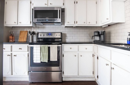 Crestline Heights House | Hoadley Home- Family/Games/Driveway/Wifi/Crestline