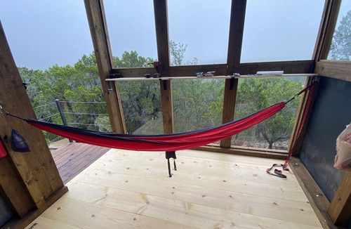 Oatmeal Cabin | HOKU HAÜS is a 100% off grid glamping experience. A star gazers paradise! Unwind