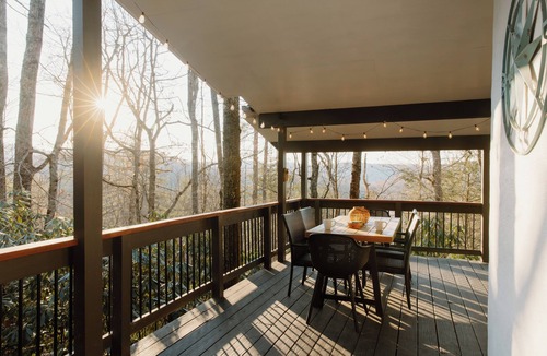 Newland House | Holiday Cabin Escape | Chic & Cozy in the Woods | Pets OK