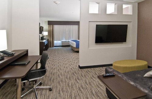 Austin Hotel | Holiday Inn Austin Airport by IHG