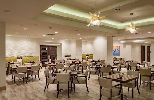 Rainey Street Historic District Hotel | Holiday Inn Austin -Town Lake by IHG