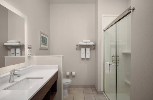Dripping Springs Hotel | Holiday Inn Express & Suites-Dripping Springs - Austin Area by IHG
