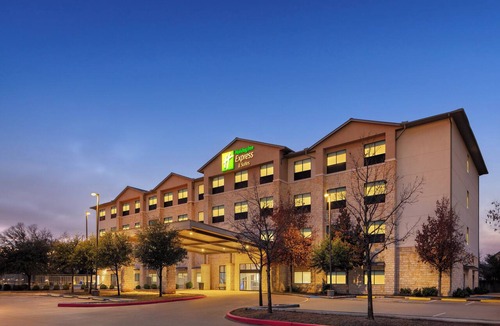 Dripping Springs Hotel | Holiday Inn Express & Suites-Dripping Springs - Austin Area by IHG