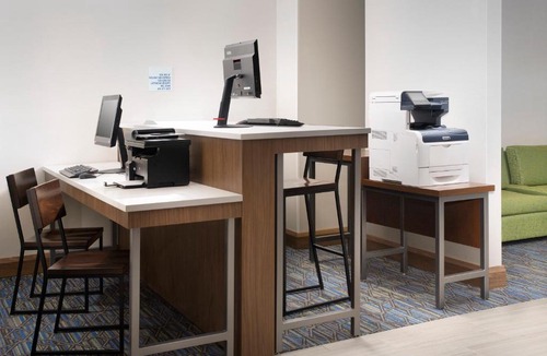 Linthicum Heights Hotel | Holiday Inn Express & Suites Baltimore - BWI Airport North by IHG