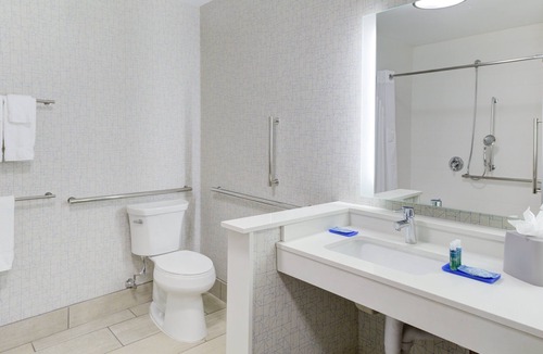 Dahlgren Hotel | Holiday Inn Express and Suites King George- Dahlgren by IHG