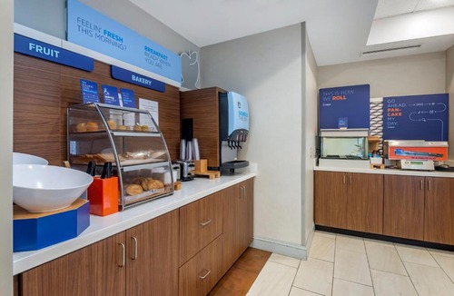 Gastonia Hotel | Holiday Inn Express Charlotte West - Gastonia by IHG