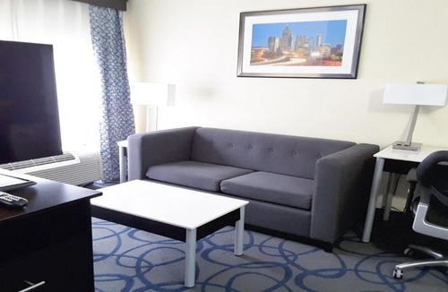 Lawrenceville Hotel | Holiday Inn Express Hotel & Suites Lawrenceville by IHG