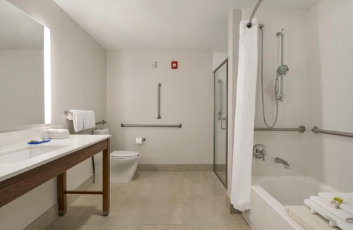 Mount Pleasant Hotel | Holiday Inn Express Hotel & Suites Mount Pleasant - Charleston by IHG