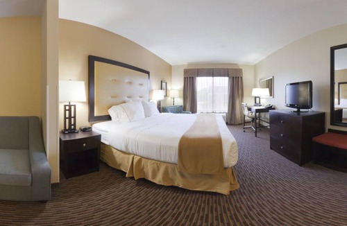 Cordele Hotel | Holiday Inn Express Hotel & Suites CORDELE NORTH by IHG