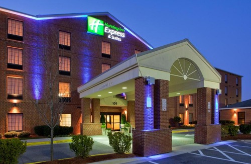 Lake Arbor Hotel | Holiday Inn Express I-95 Capitol Beltway - Largo by IHG
