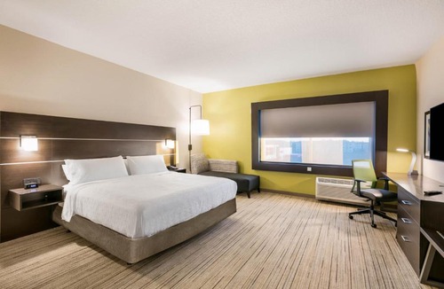 Southside Hotel | Holiday Inn Express & Suites Jacksonville - Town Center by IHG