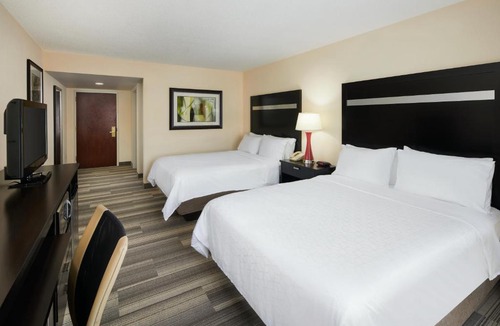 Arcadia Hotel | Holiday Inn Express & Suites I-26 & Us 29 At Westgate Mall by IHG