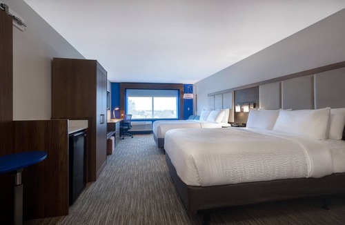 Brighton Hotel | Holiday Inn Express & Suites Brighton by IHG