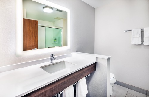 Junction Hotel | Holiday Inn Express & Suites Junction by IHG