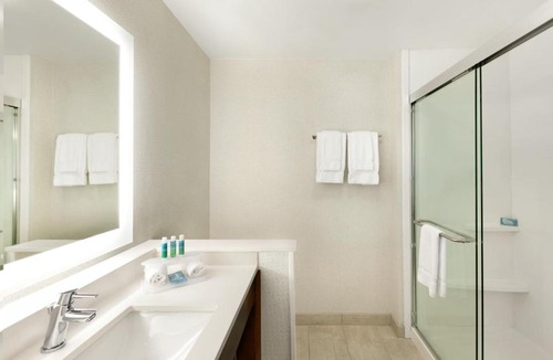 Salisbury Hotel | Holiday Inn Express & Suites Salisbury by IHG