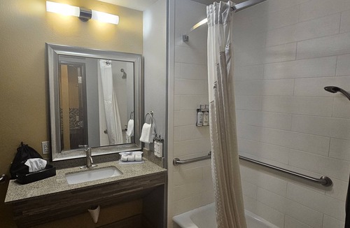 Perry Hotel | Holiday Inn Express & Suites Perry-National Fairground Area, an IHG Hotel