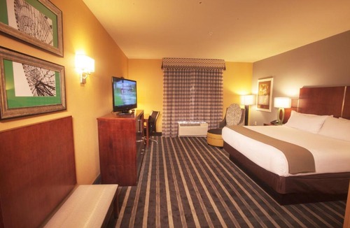 Perry Hotel | Holiday Inn Express & Suites Perry-National Fairground Area by IHG