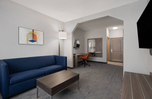 Acworth Hotel | Holiday Inn Express & Suites Acworth - Kennesaw Northwest by IHG