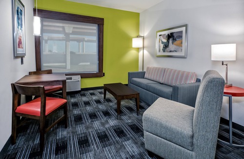 McNeil Hotel | Holiday Inn Express & Suites Austin - Round Rock Area by IHG