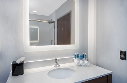 McNeil Hotel | Holiday Inn Express & Suites Austin - Round Rock Area by IHG