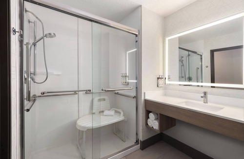Buford Hotel | Holiday Inn Express & Suites Buford NE - Lake Lanier by IHG