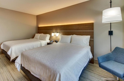 Columbus Hotel | Holiday Inn Express & Suites Columbus - Ft Benning Maingate by IHG