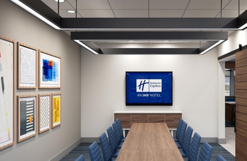Manor Hotel | Holiday Inn Express & Suites - Austin - Manor by IHG