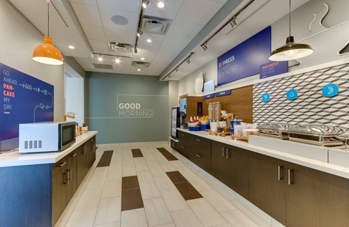 Kirkland Hotel | Holiday Inn Express Wilmington Porters Neck by IHG