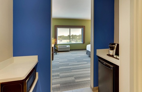 Kirkland Hotel | Holiday Inn Express Wilmington Porters Neck by IHG