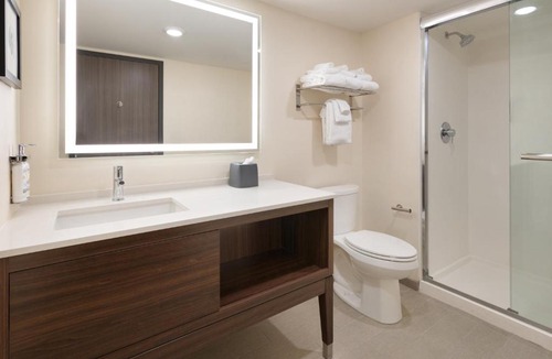 Henrico Hotel | Holiday Inn & Suites Richmond West End by IHG