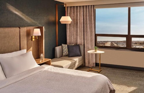 Henrico Hotel | Holiday Inn & Suites Richmond West End by IHG