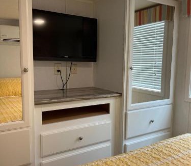 Holly Ridge Resort | Holly Ridge Retreat with Loft and Pet Friendly plus Long Term Stay Allowed