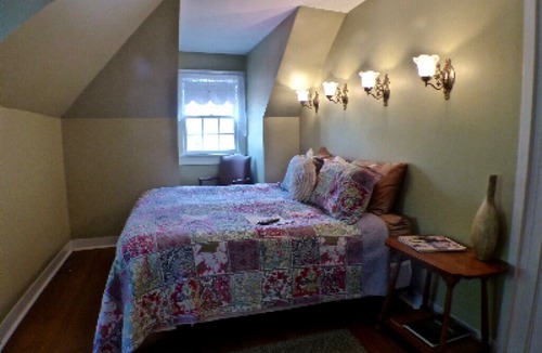 Old Town House | Holly Room at Magnolia Inn 3rd Floor