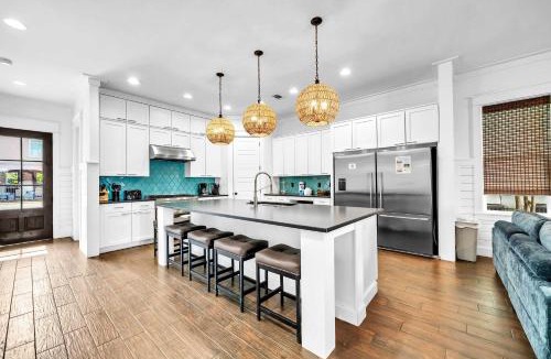 Frangista Beach House | Hollywood & Divine