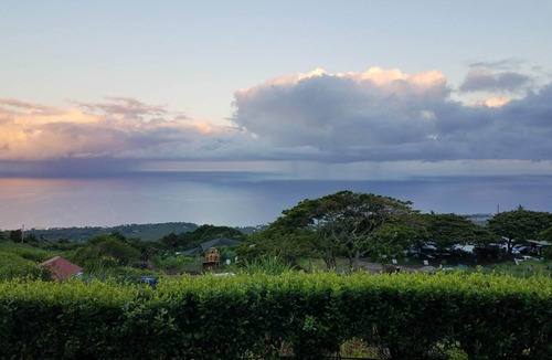 Holualoa House | "Holualoa Sea and Sky" with Panoramic Ocean View
