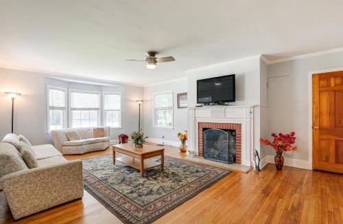Conway House | Home 1 Mi to Dtwn Conway: Great for Beach Days!