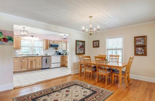 Conway House | Home 1 Mi to Dtwn Conway: Great for Beach Days!