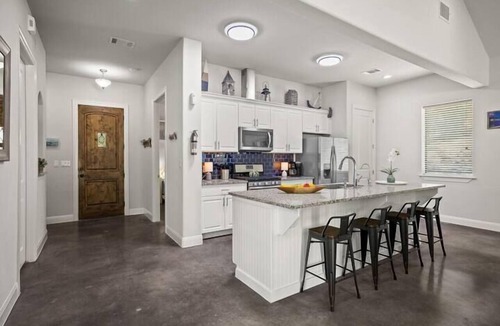 Highland Lake Estates House | Home at Lake Travis w/Hot Tub by Barclé