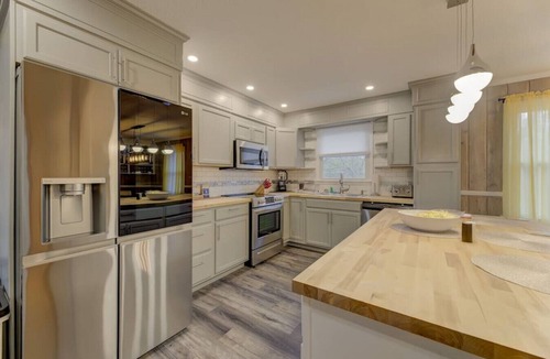 Eau Claire House | Home Away From Home - 3 BR in Columbia, SC