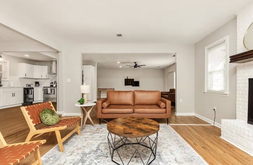 Houston County House | Home away from Home: Charming 3-bedroom house in delightful Bonaire with AC WiFi