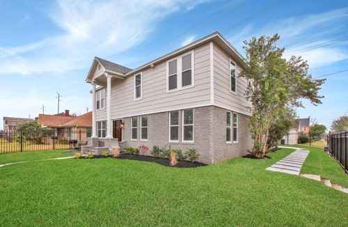 South Central Houston Apartment | Home in Greater Third Ward